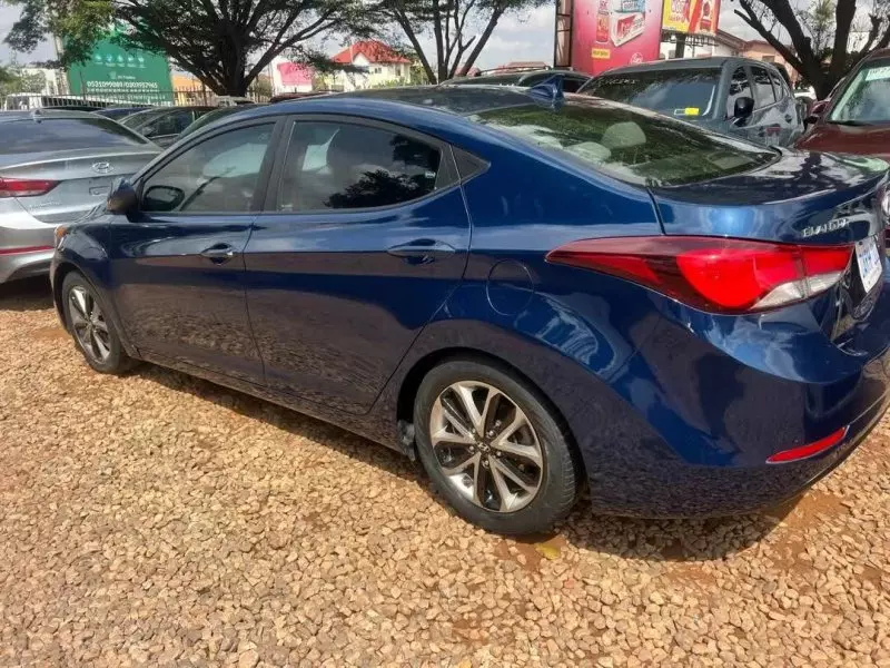 Hyundai Elantra   - 2015