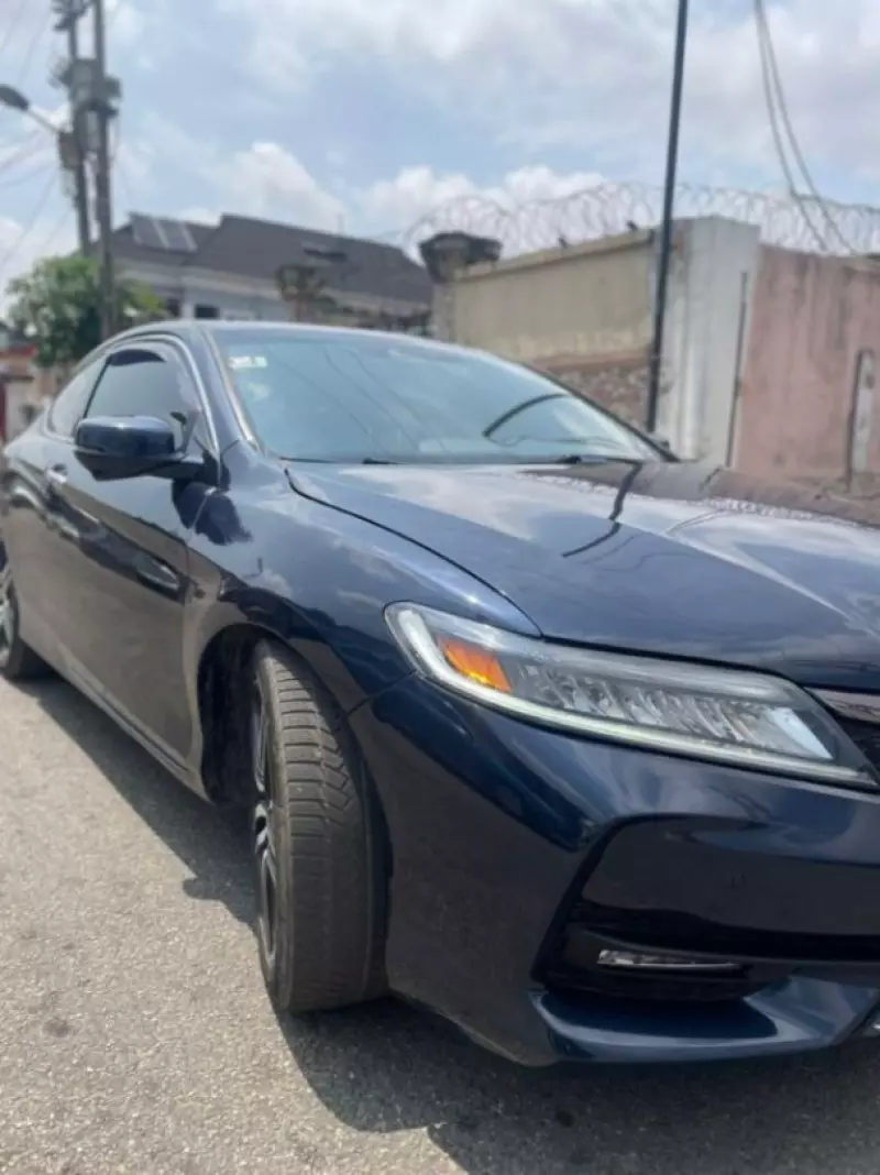 Honda Accord   - 2016