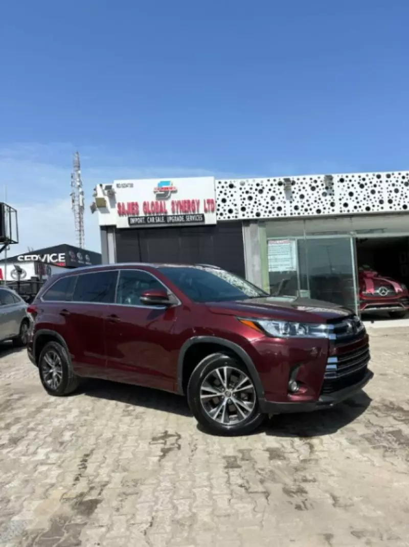 Toyota RAV4   - 2018