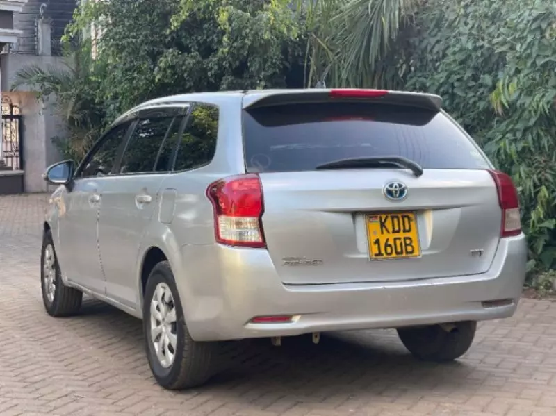 Toyota Fielder hybrid    - 2018