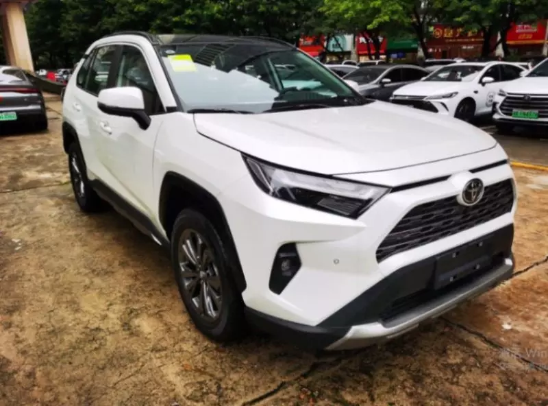 TOYOTA RAV 4   - 2025