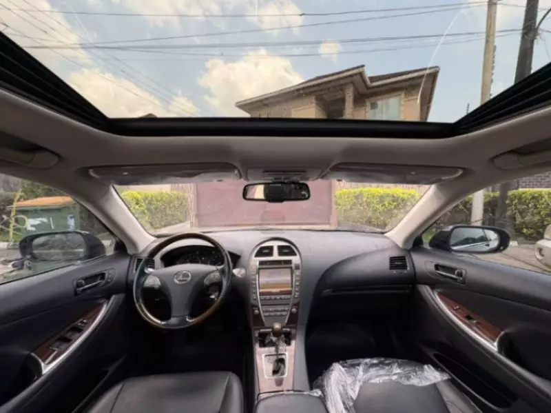 Lexus ES - 2010