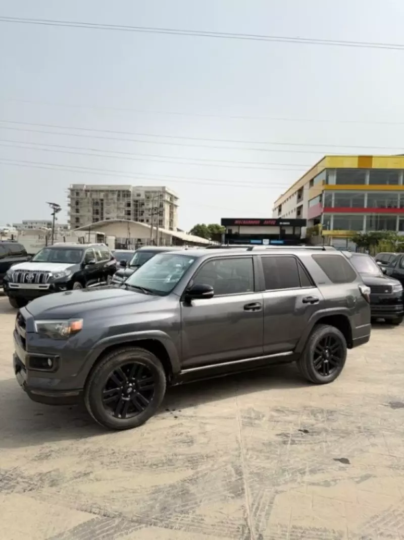 Toyota 4Runner   - 2020