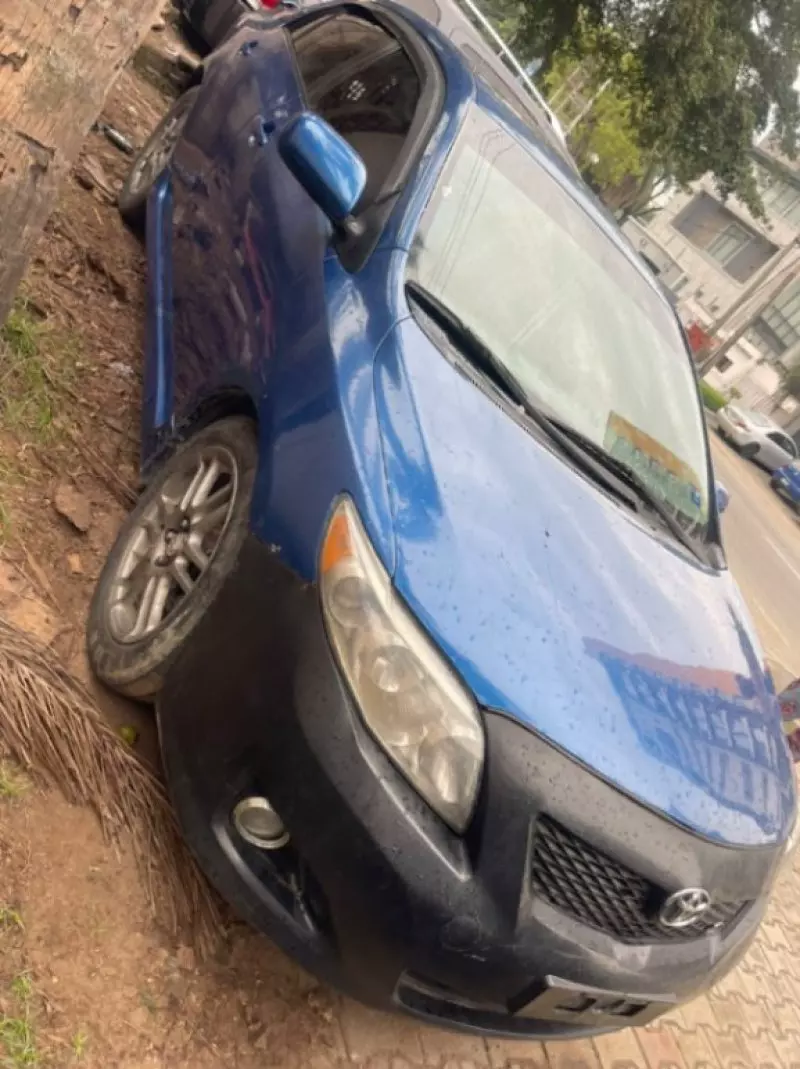 TOYOTA Corolla   - 2010