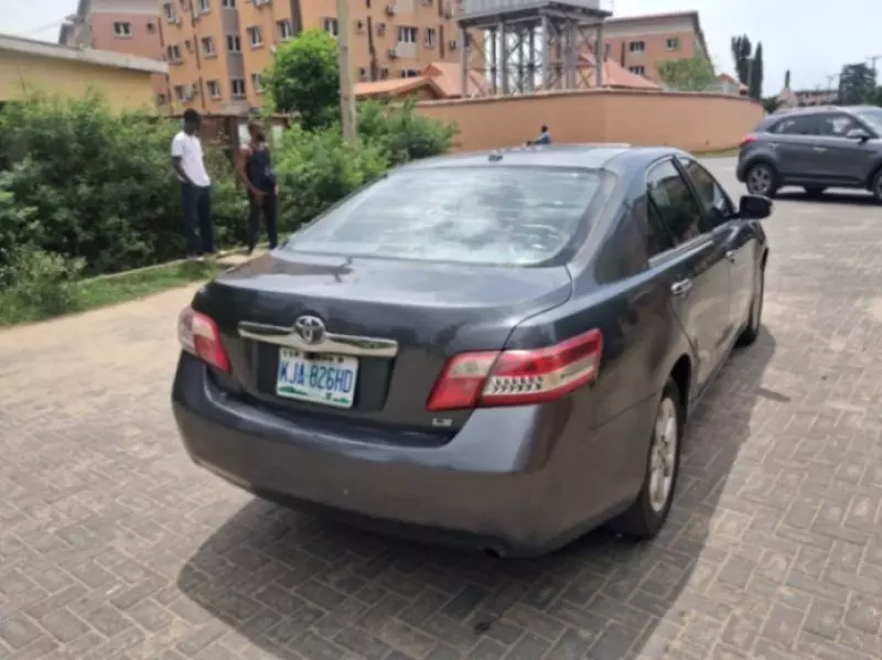 TOYOTA Camry   - 2010