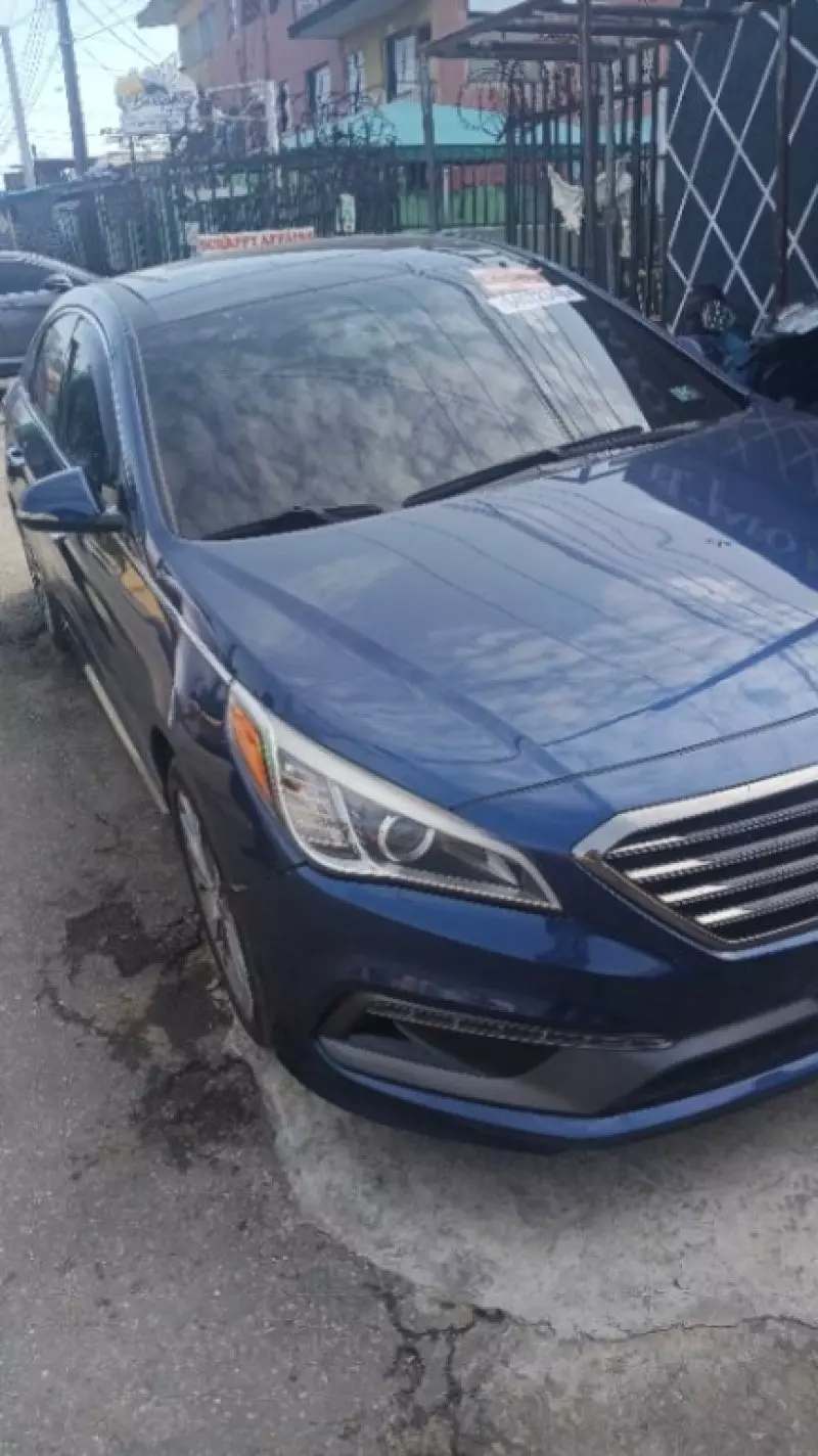 Hyundai Sonata   - 2015