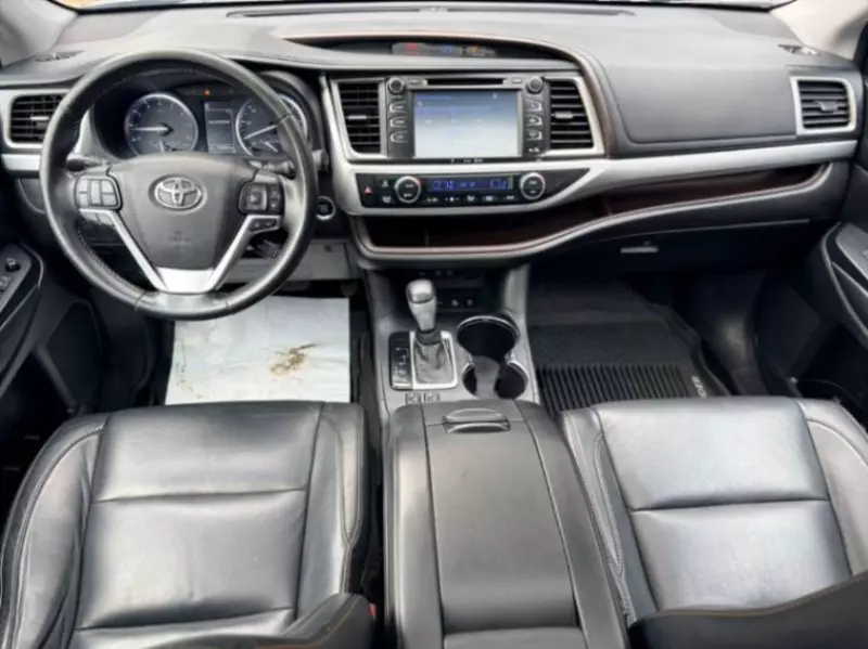 Toyota Highlander   - 2017