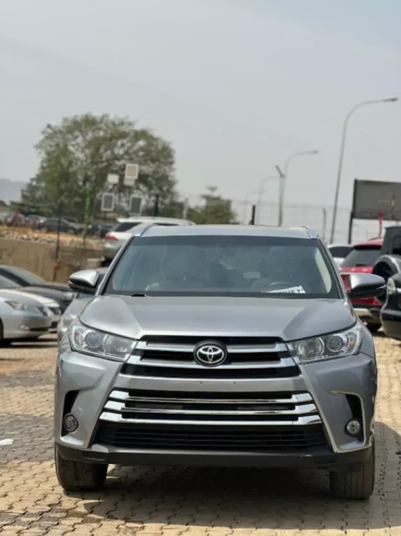 Toyota Highlander   - 2016