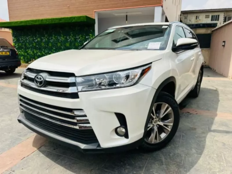 Toyota Highlander   - 2016