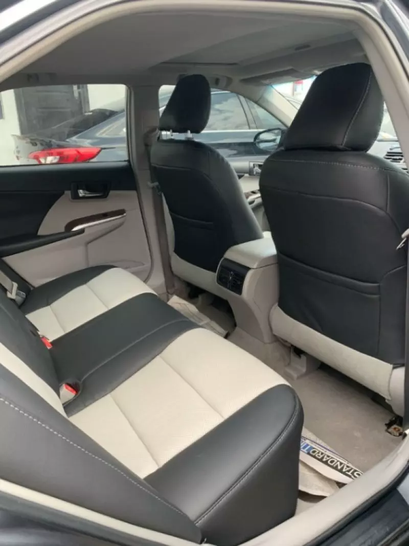 Toyota Camry   - 2012