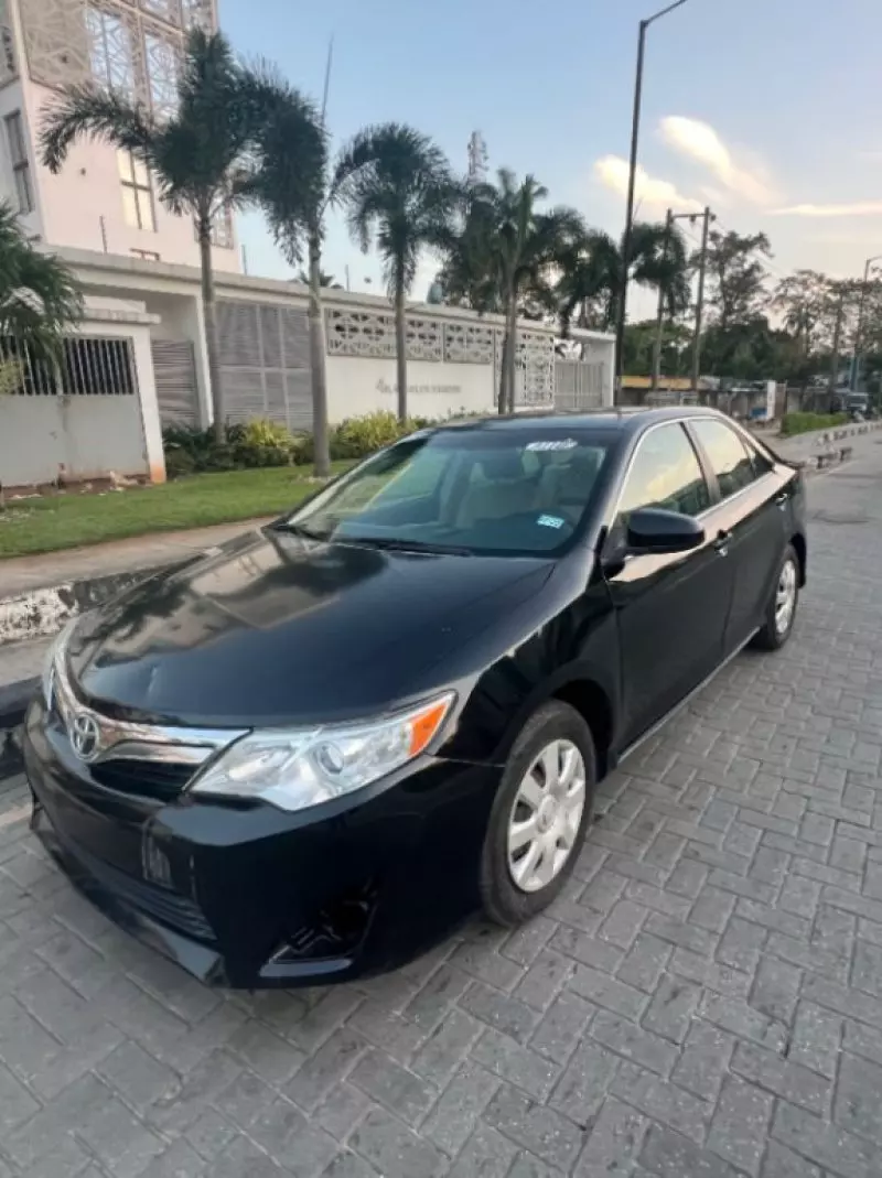 Toyota Camry   - 2013