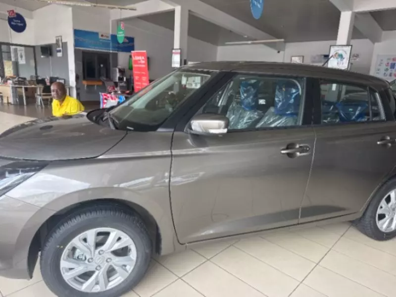 SUZUKI Swift GLX   - 2025