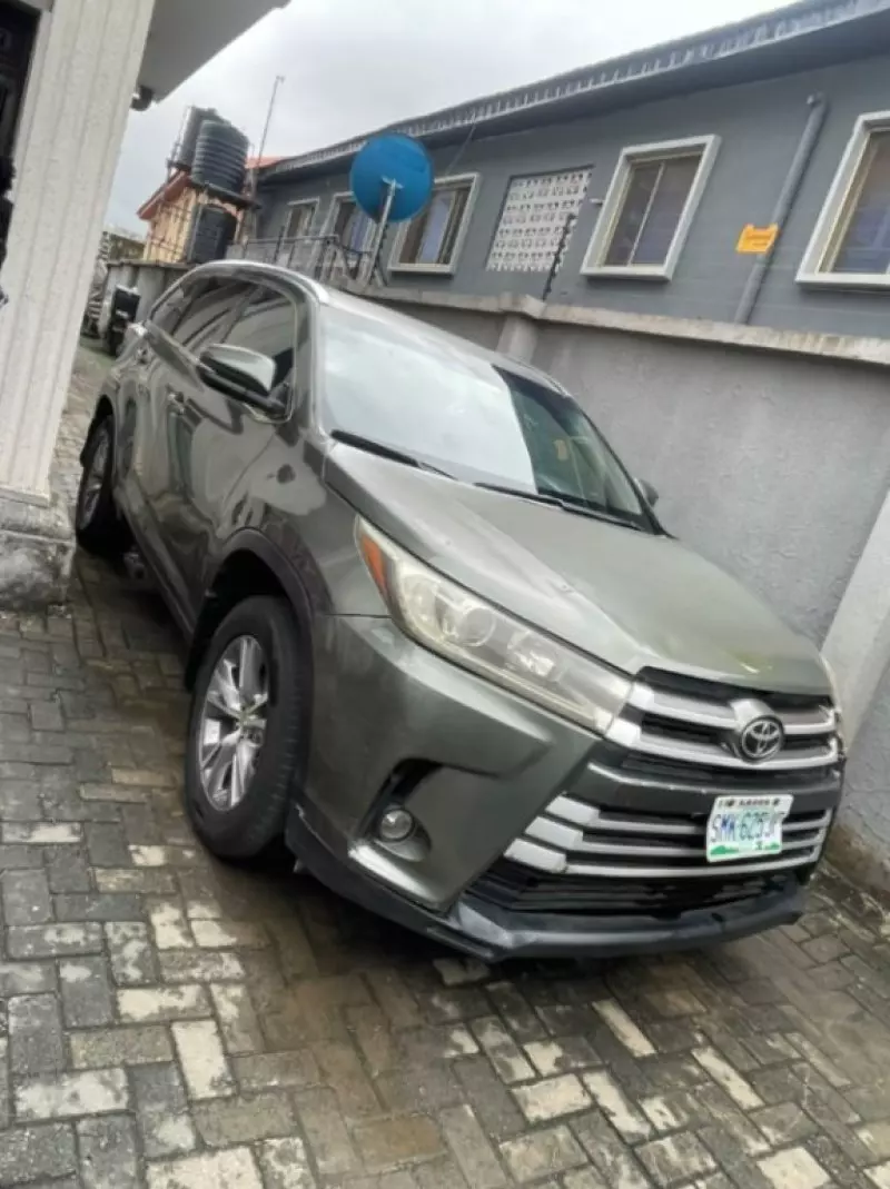 TOYOTA Highlander   - 2015