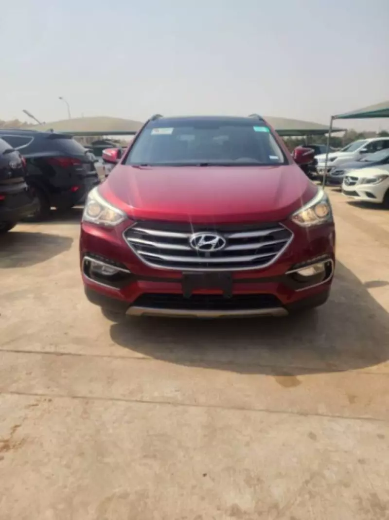 Hyundai Santa Fe   - 2017