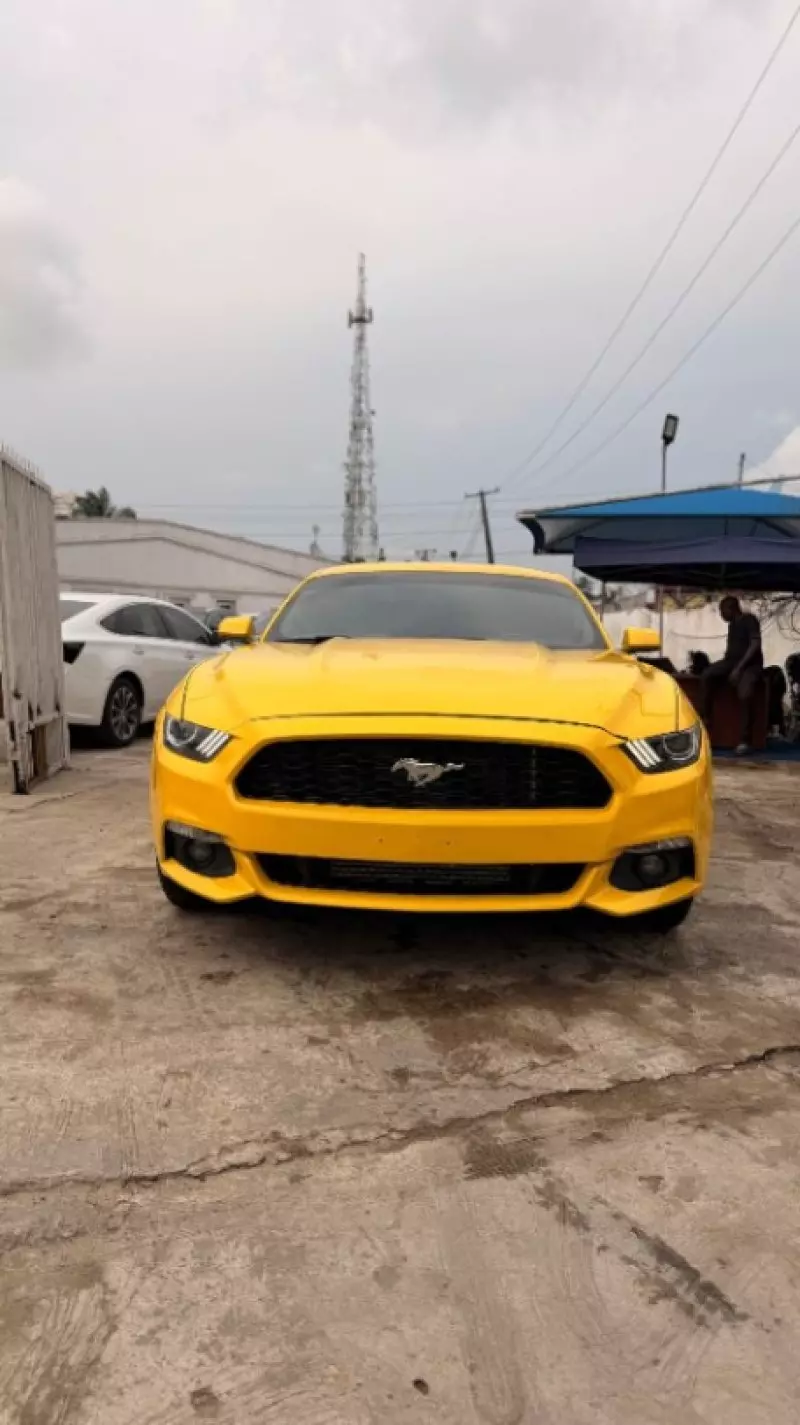 Ford Mustang   - 2016