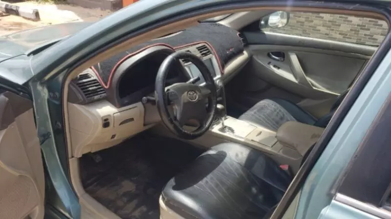 Toyota Camry   - 2010