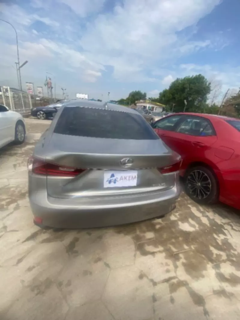 Lexus IS   - 2014