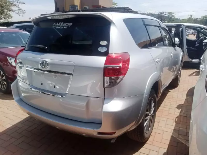 Toyota Vanguard    - 2012