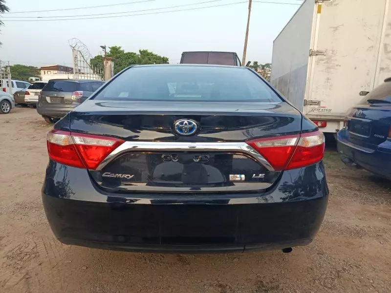 Toyota camry   - 2016
