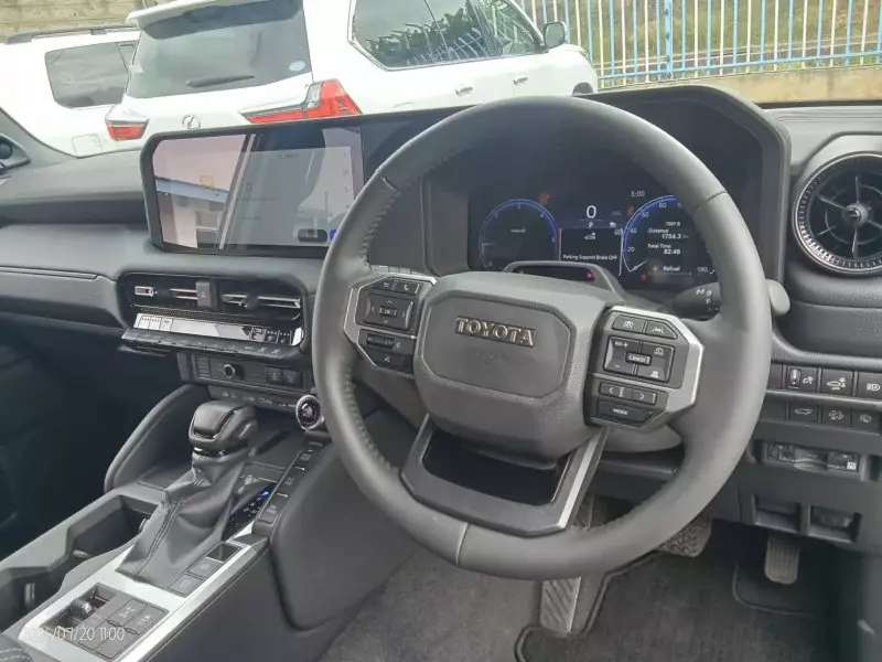 TOYOTA Landcruiser Prado - 2024