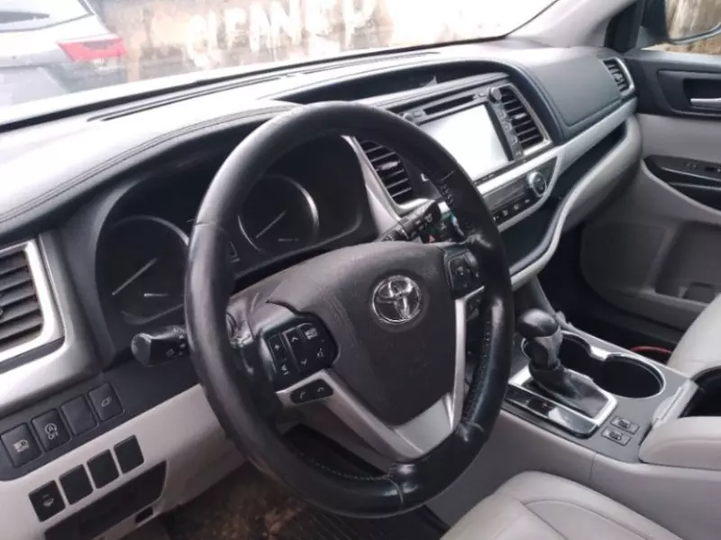 Toyota Highlander   - 2018