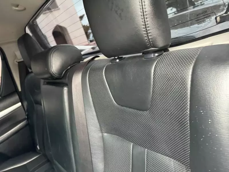 TOYOTA Hilux Revo    - 2016