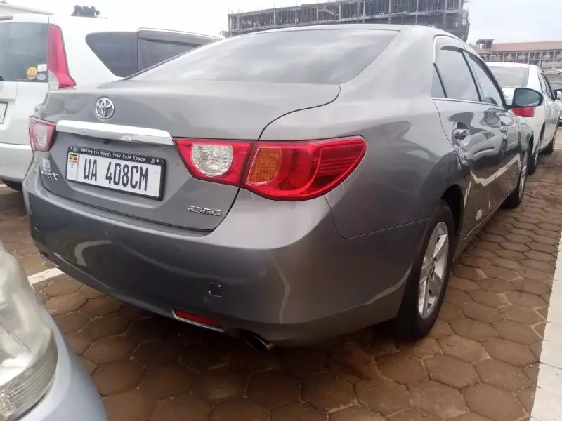 Toyota Mark X   - 2010