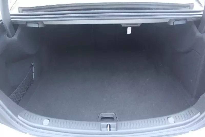 Mercedes-Benz E200   - 2016