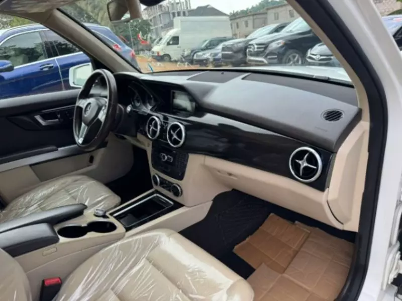 Mercedes-Benz GLK 350   - 2015