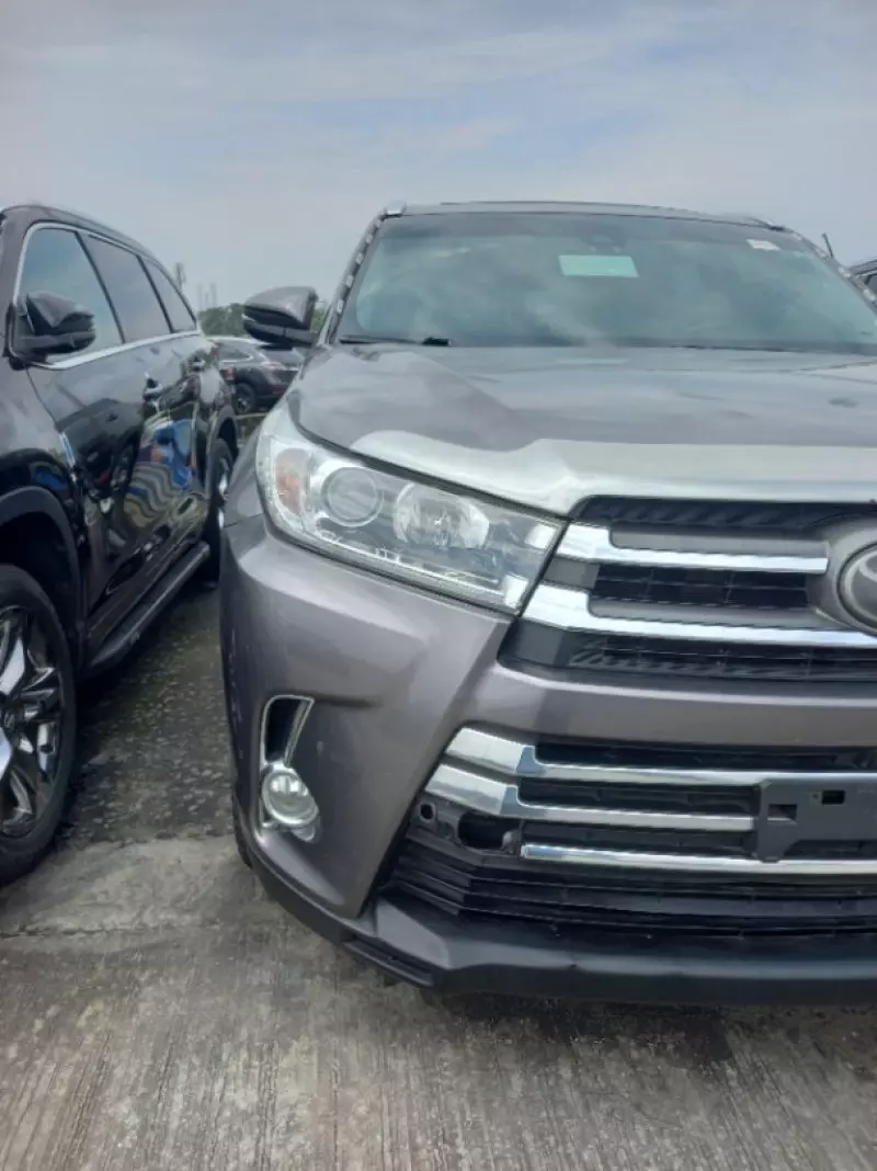 Toyota Highlander   - 2018
