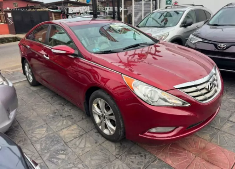 Hyundai Sonata - 2011