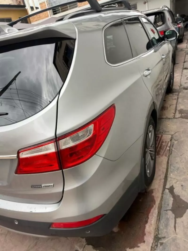 Hyundai Santa Fe - 2016