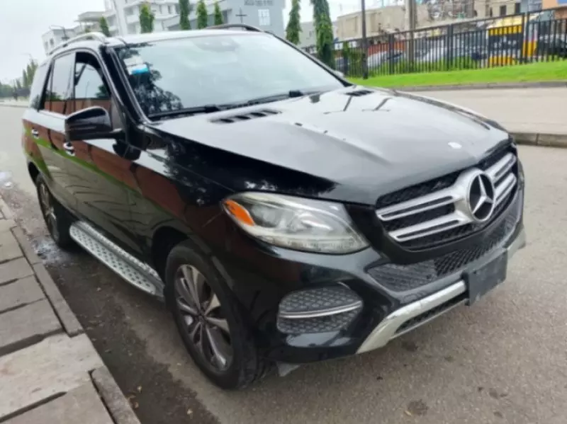 Mercedes-Benz GLE 350 - 2015