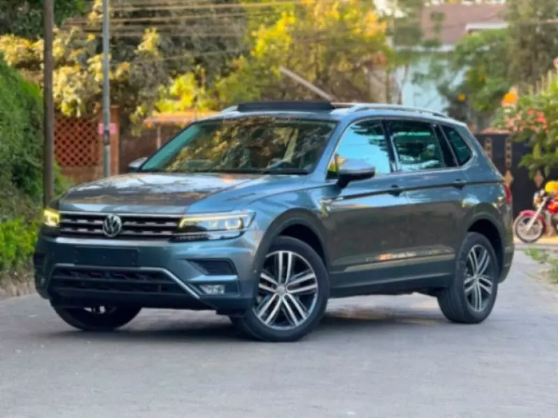 Volkswagen Tiguan   - 2019