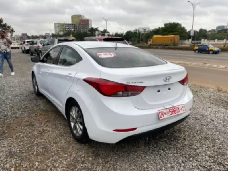 Hyundai Elantra   - 2015