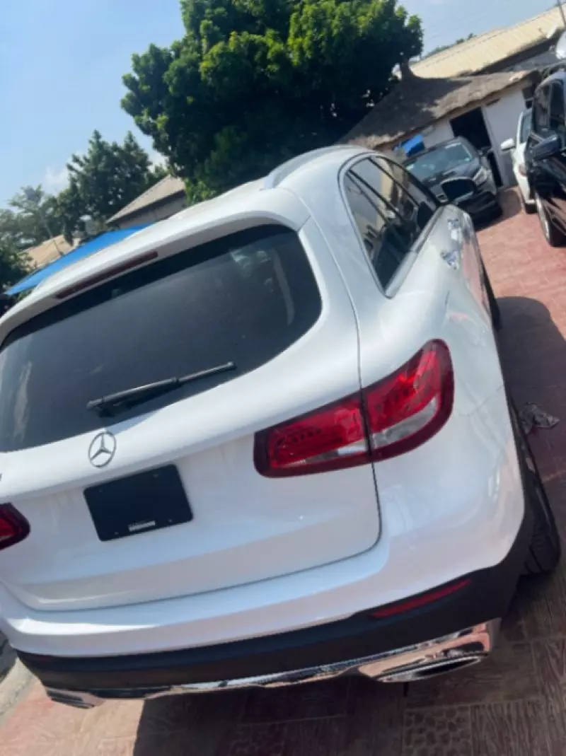 Mercedes-Benz GLC 300   - 2017