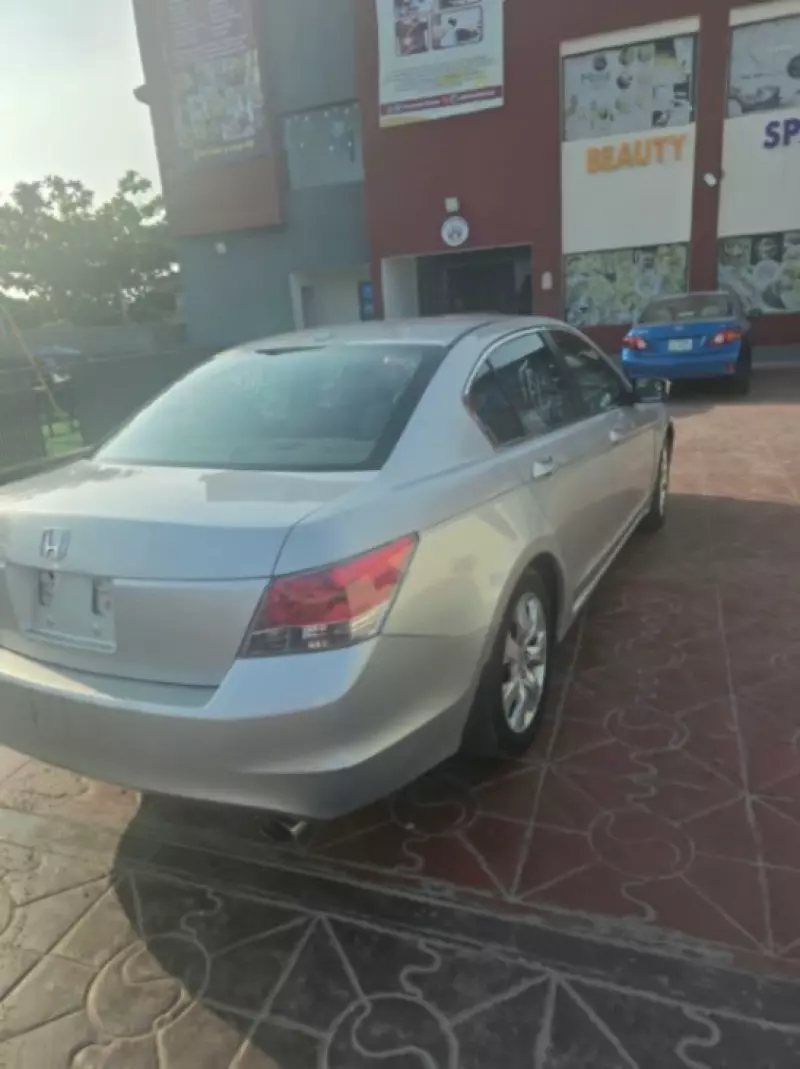 Honda Accord   - 2009