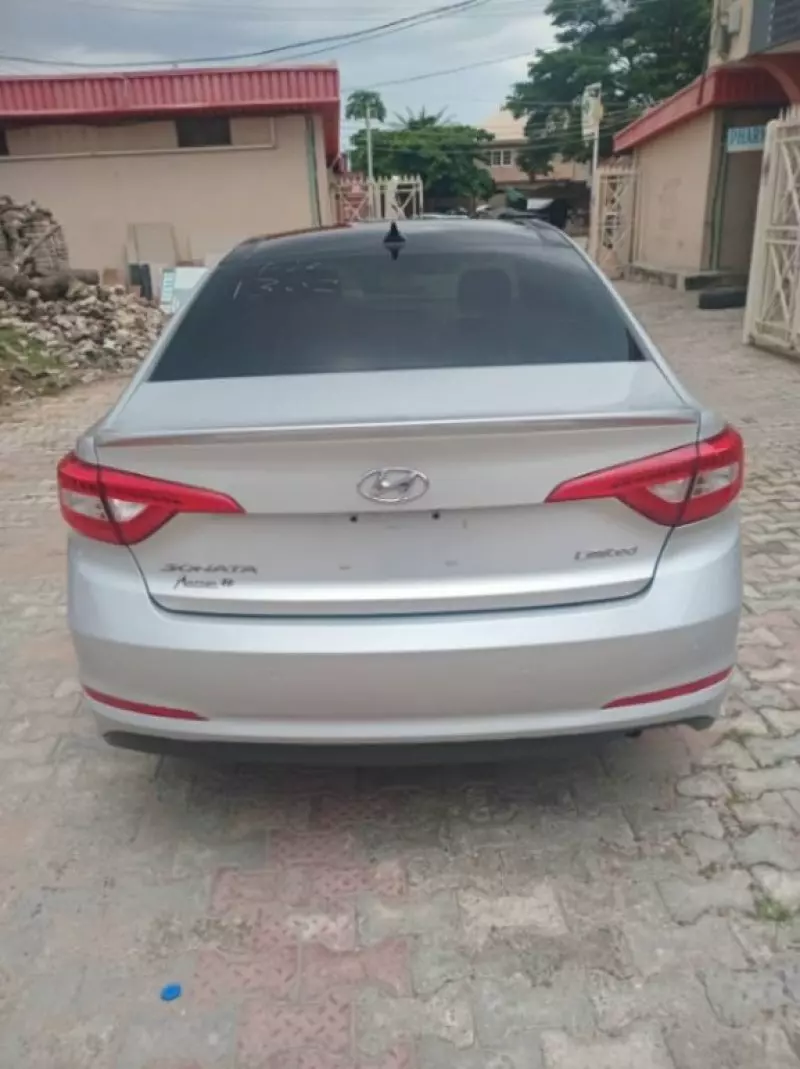 Hyundai Sonata   - 2015