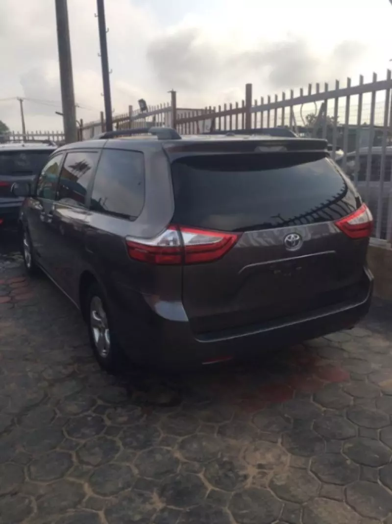 Toyota Sienna - 2018