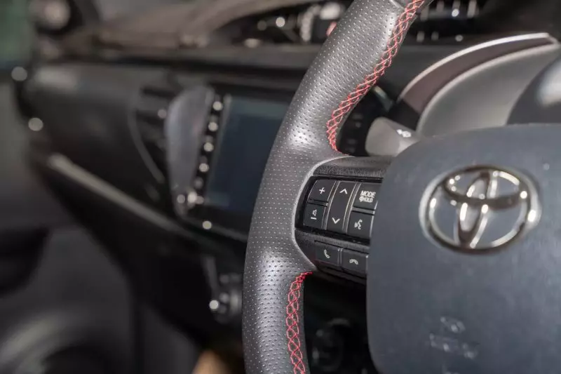 TOYOTA Hilux - 2023