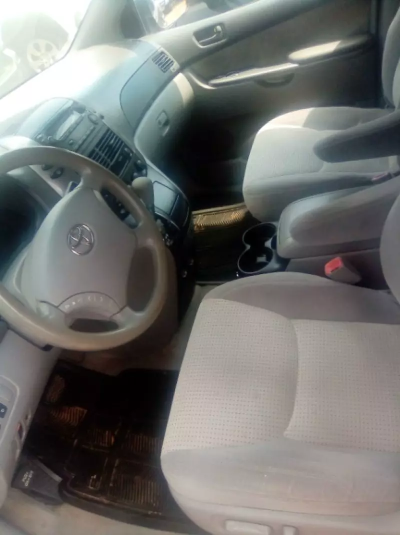 Toyota Sienna   - 2008