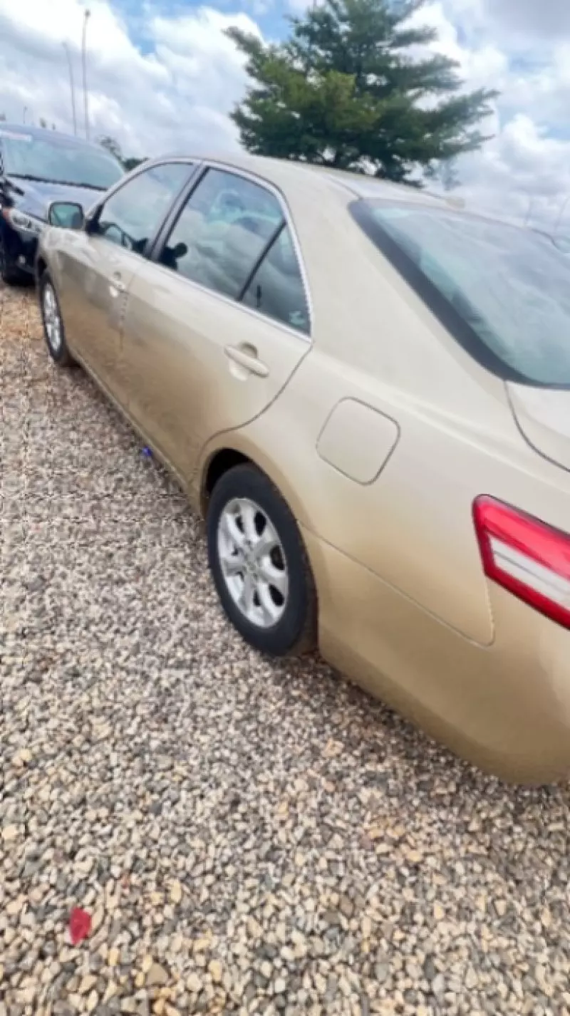 TOYOTA Camry   - 2011