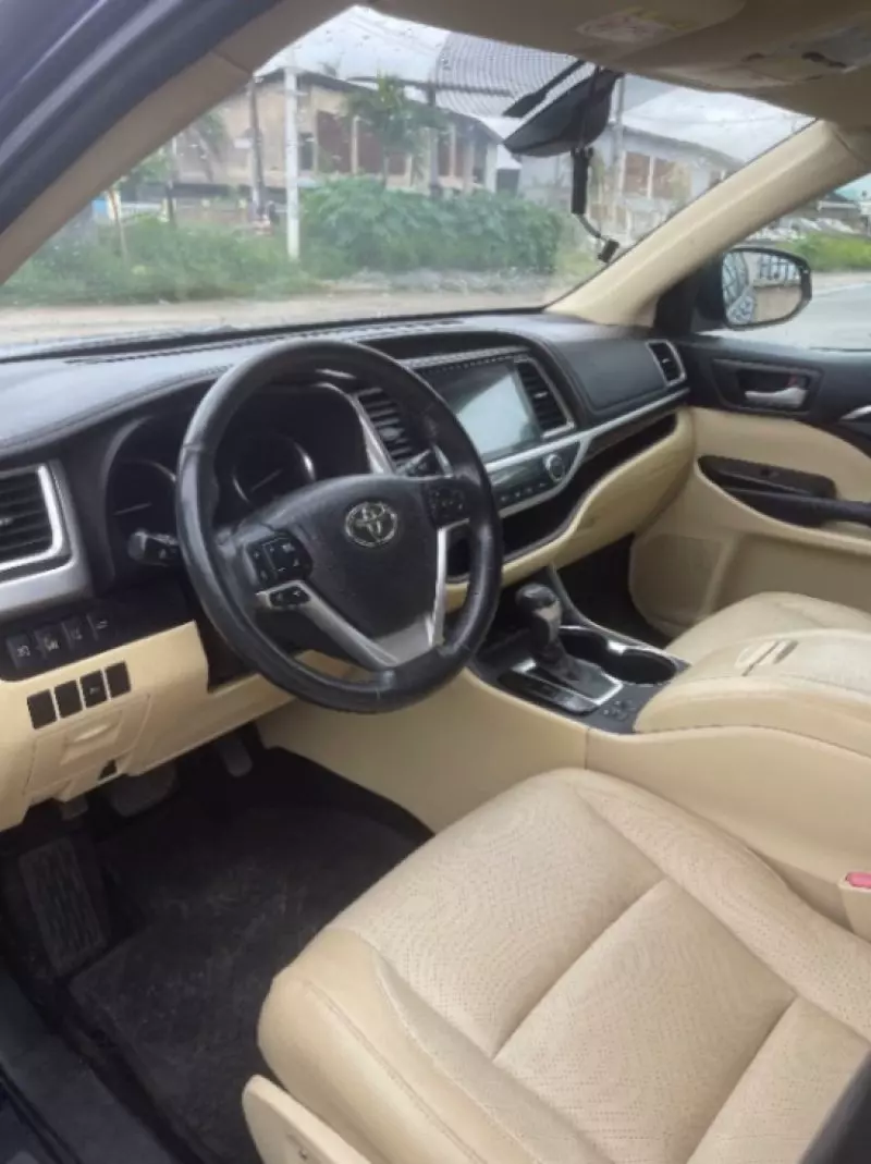 Toyota Highlander   - 2014