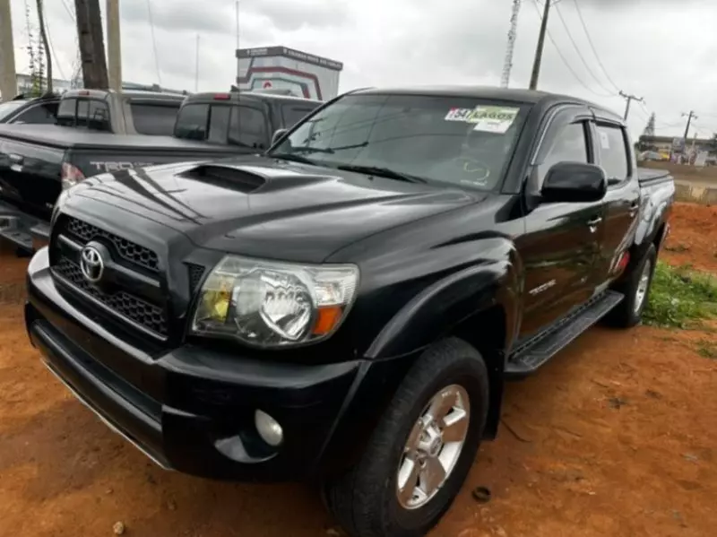 TOYOTA Tacoma - 2011