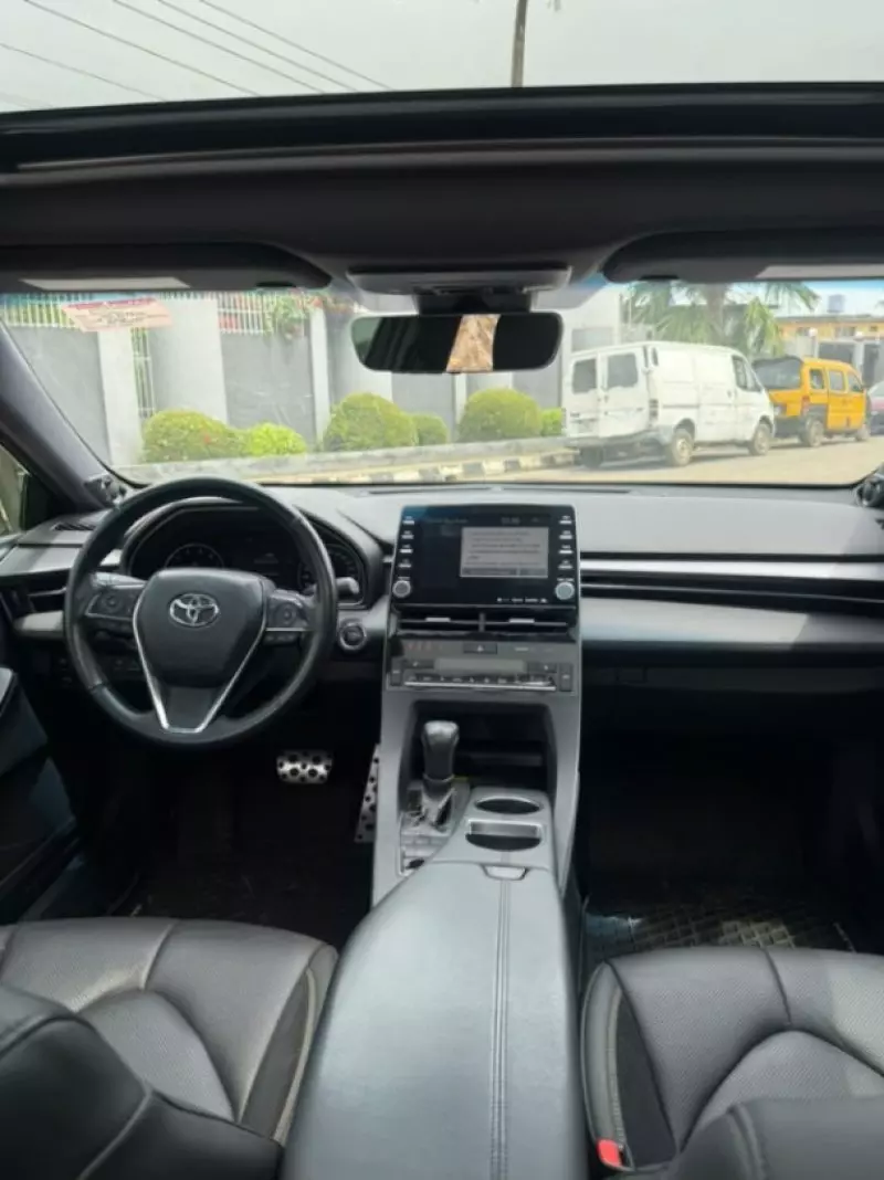 TOYOTA Avalon   - 2019