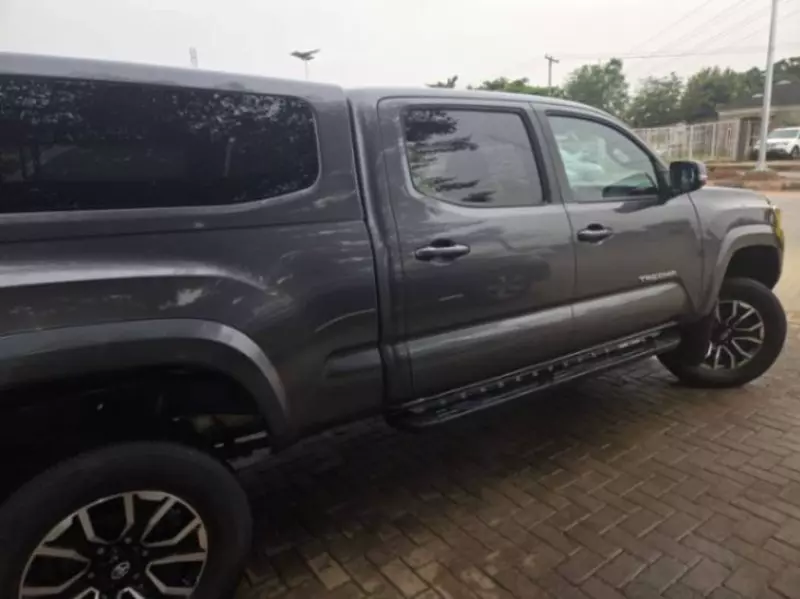 TOYOTA Tacoma   - 2017