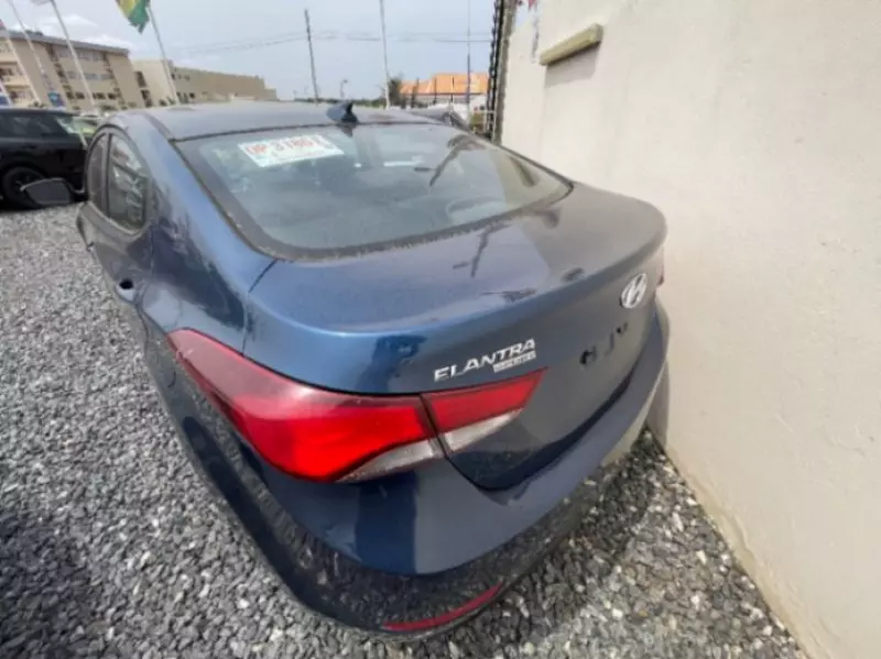 Hyundai Elantra   - 2016