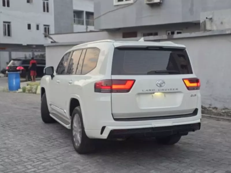 Toyota Land Cruiser   - 2022