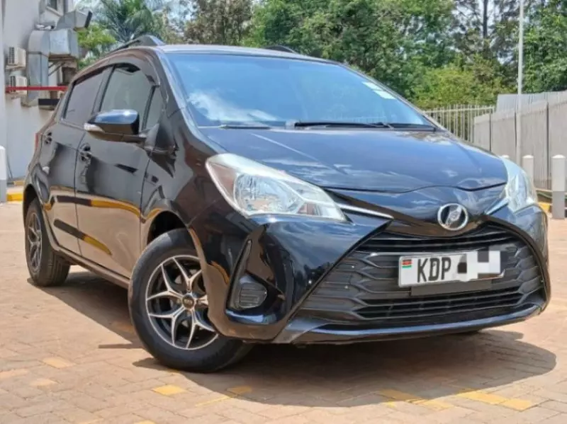 Toyota Vitz   - 2017