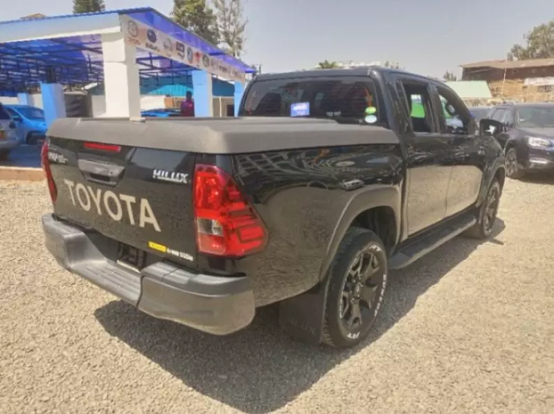 Toyota Hilux   - 2019